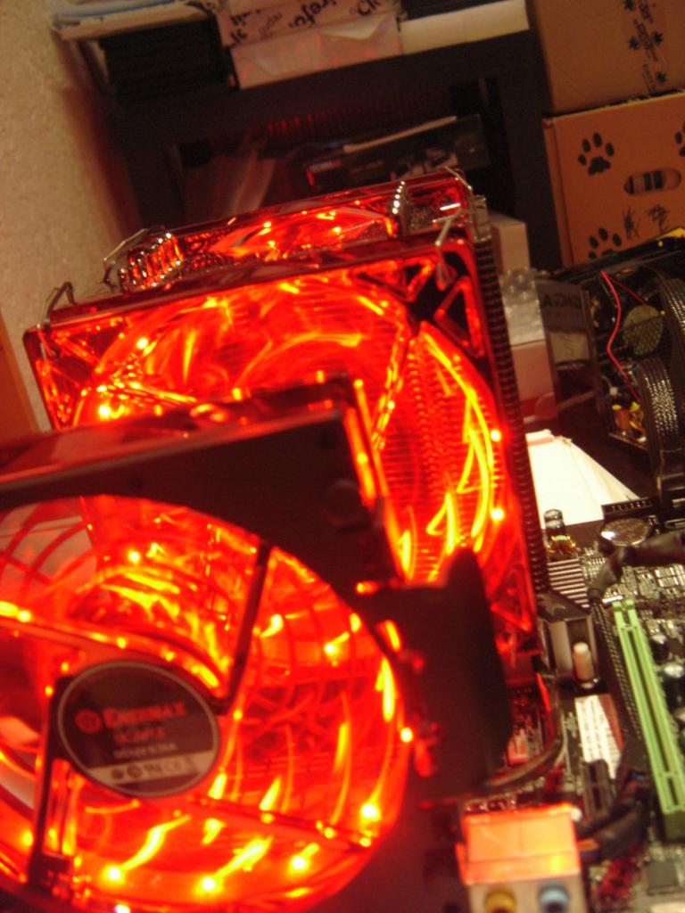 [19/02/2010] Schrauber-Projekt: Pseudo-HTPC in Schwarz/Rot-Optik (43)