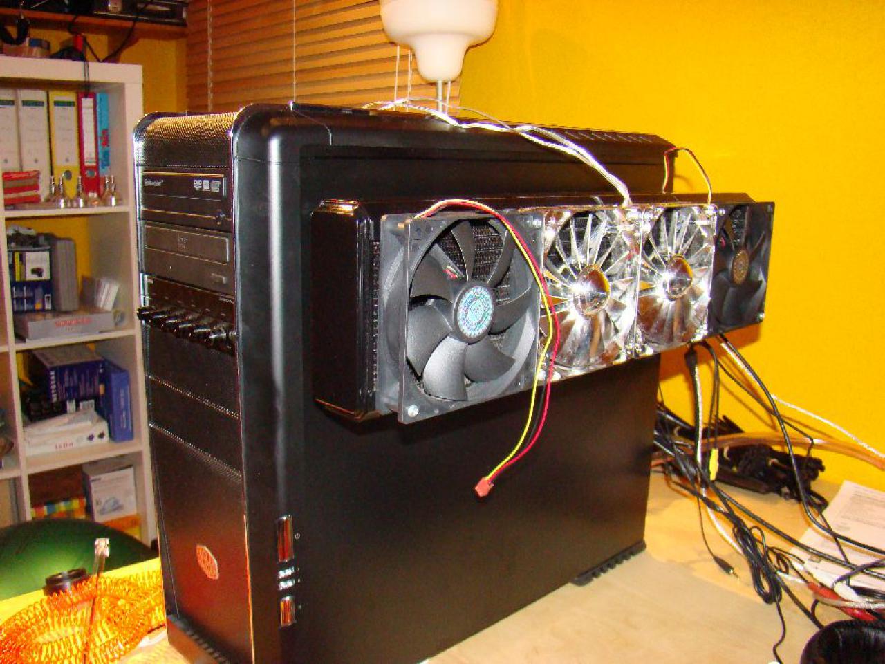 [09/02/2010] PCGH Extreme: Projekt Blue Orange (CM690 Modding) (30)