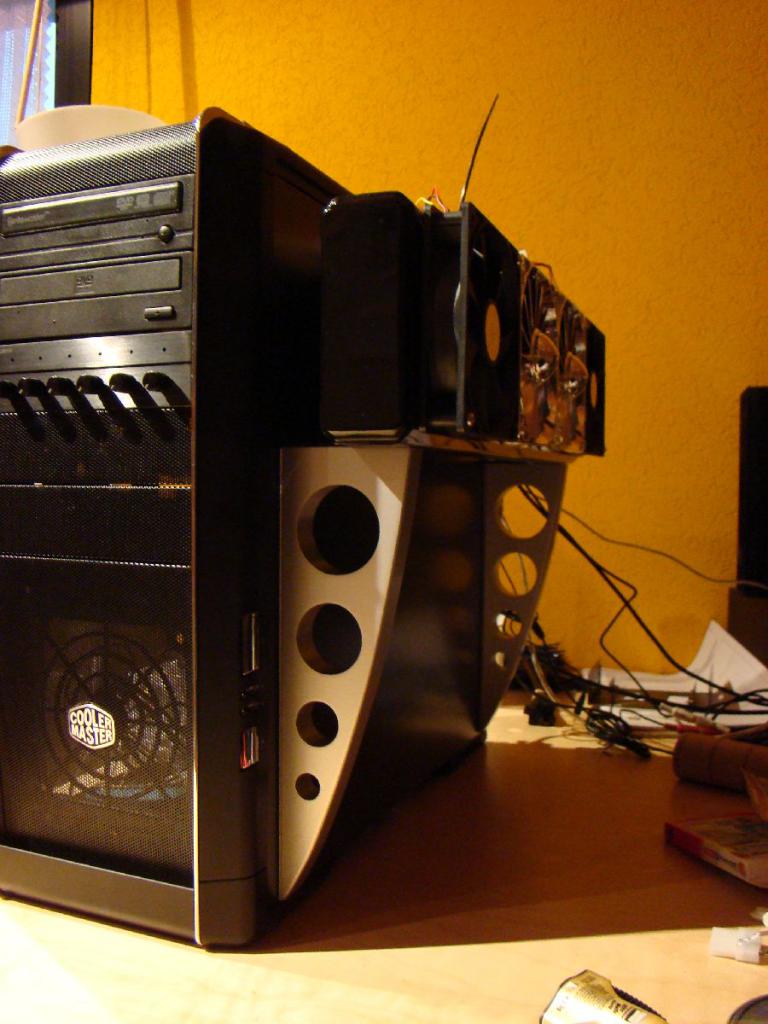 [09/02/2010] PCGH Extreme: Projekt Blue Orange (CM690 Modding) (33)
