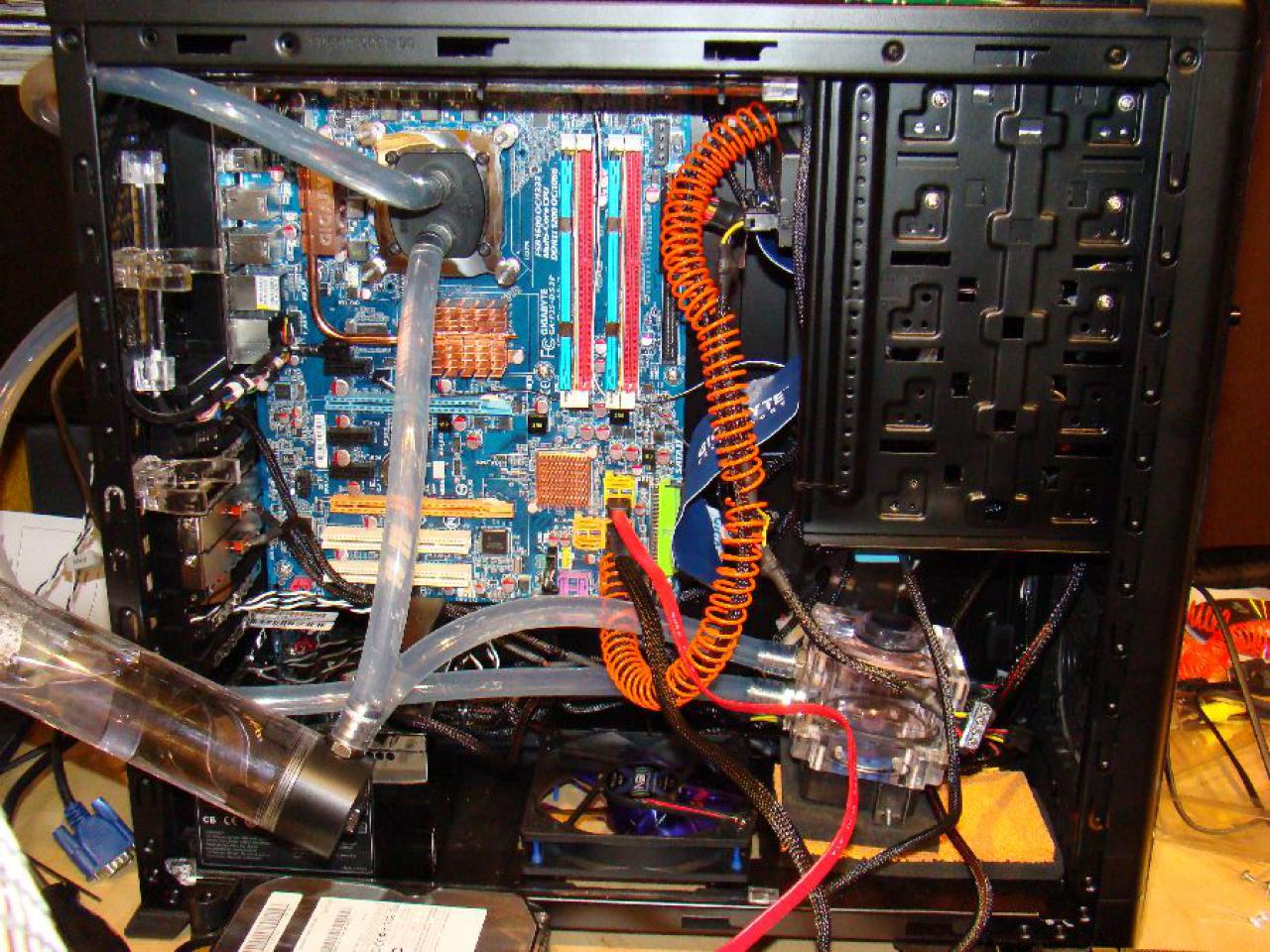 [09/02/2010] PCGH Extreme: Projekt Blue Orange (CM690 Modding) (38)