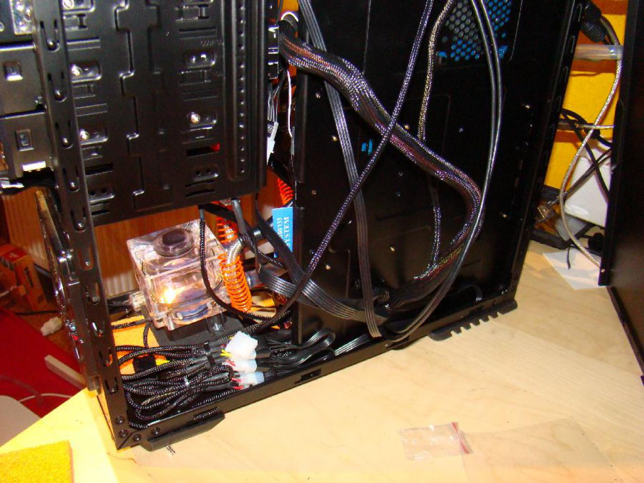 [09/02/2010] PCGH Extreme: Projekt Blue Orange (CM690 Modding) (41)