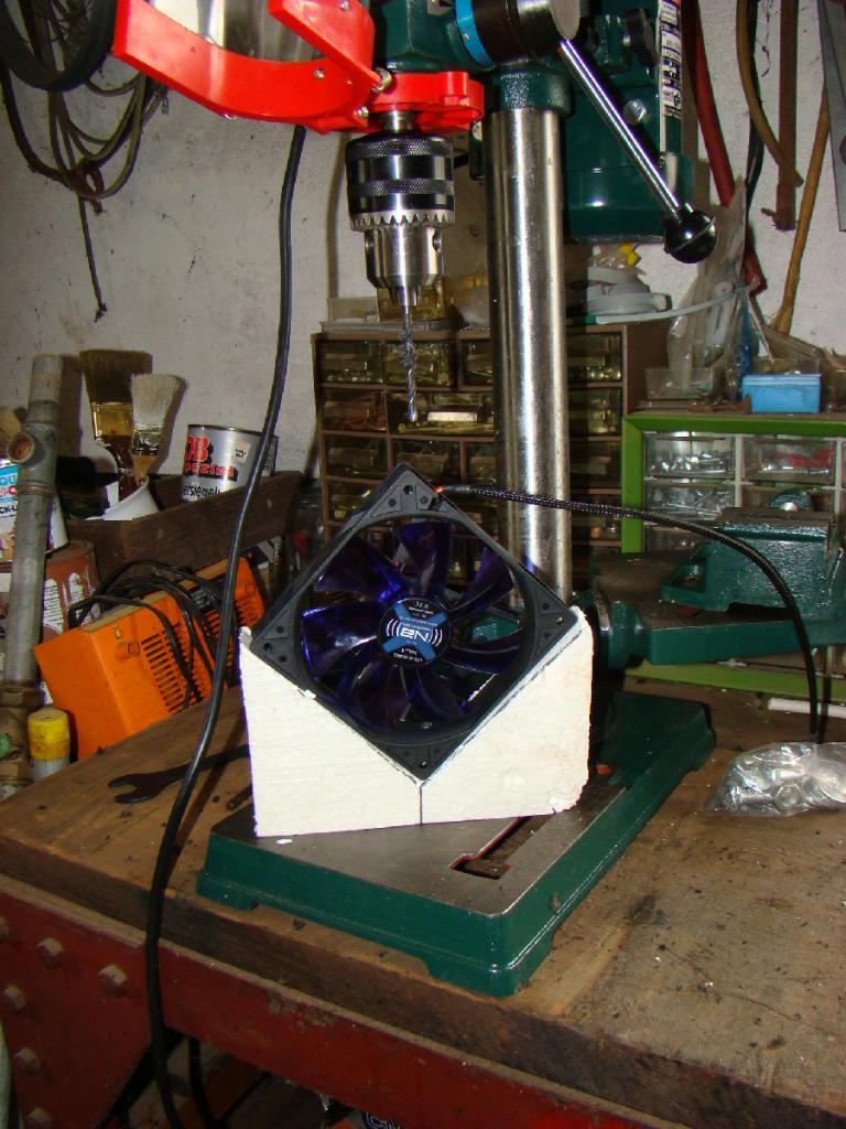 [09/02/2010] PCGH Extreme: Projekt Blue Orange (CM690 Modding) (59)