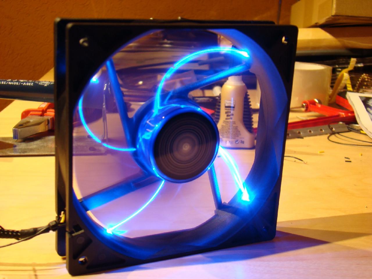 [09/02/2010] PCGH Extreme: Projekt Blue Orange (CM690 Modding) (64)