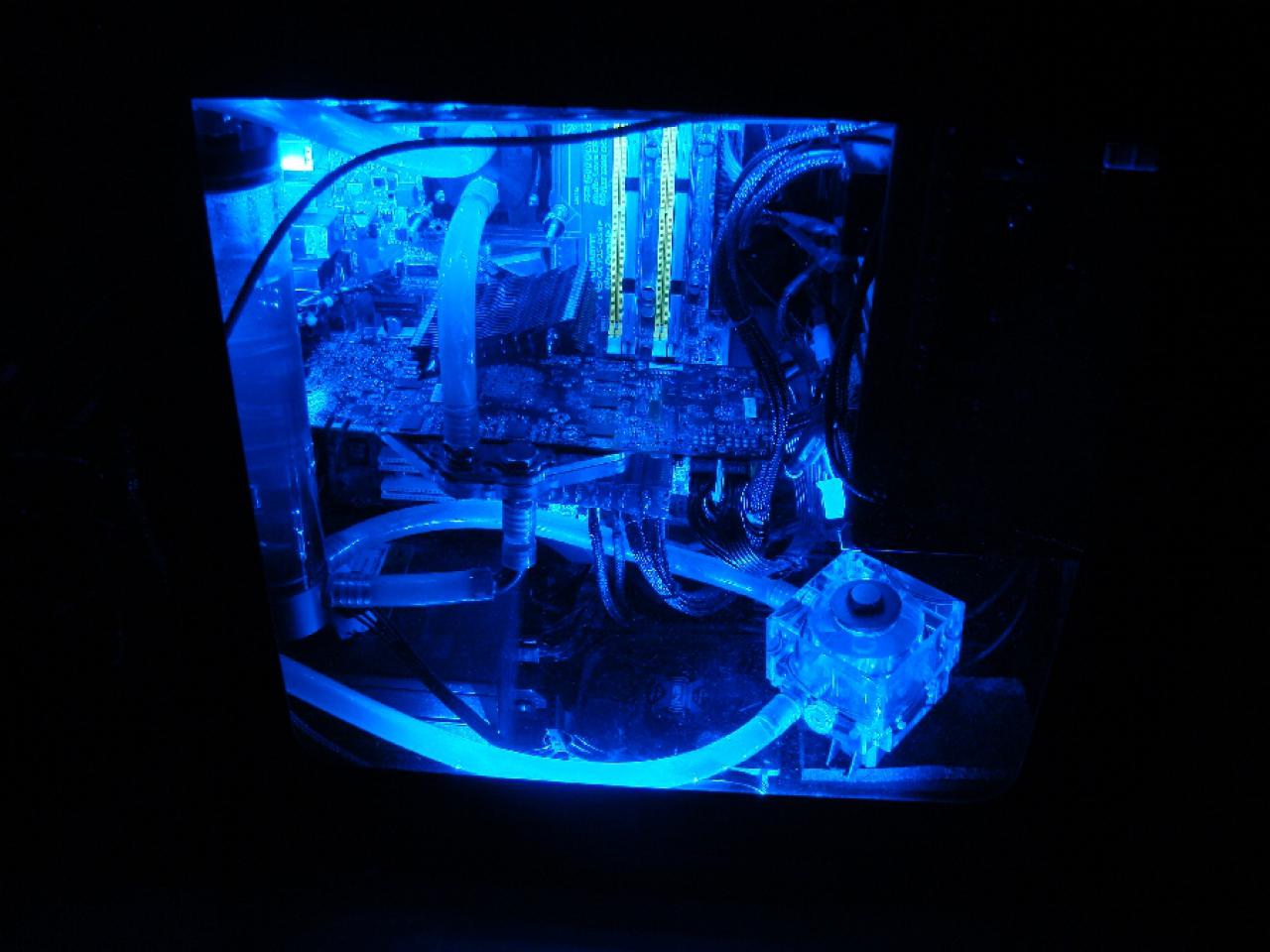 [09/02/2010] PCGH Extreme: Projekt Blue Orange (CM690 Modding) (82)