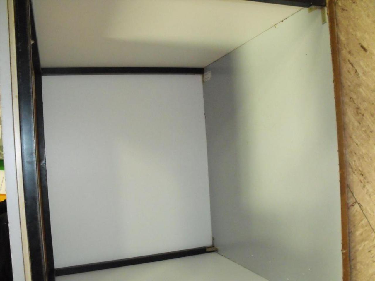 [12/02/2010] Casemodding an der Schule: Ein Multitouch-Tisch entsteht (9)