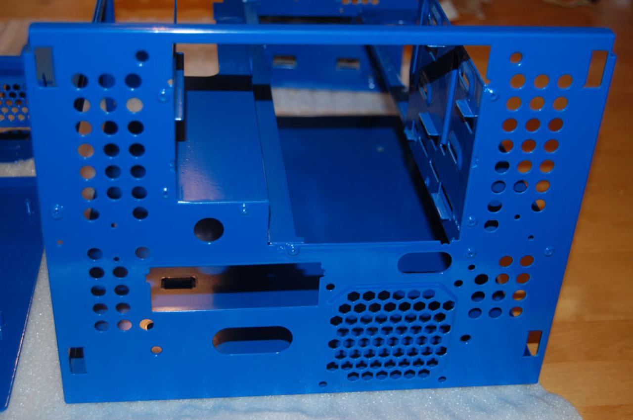 [05/02/2010] NobLorRos in Aktion: Casemod Little Black Blue (12)