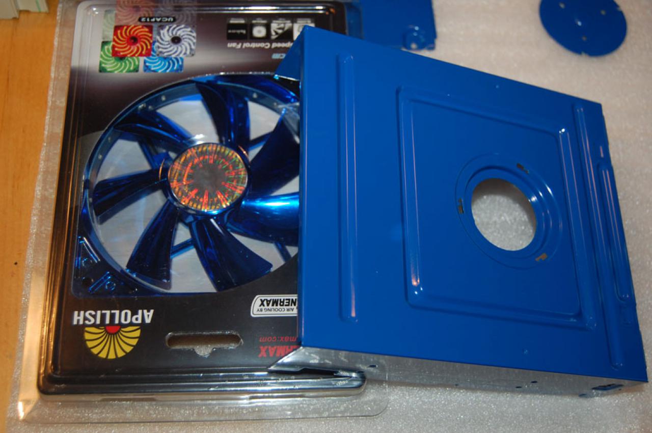 [05/02/2010] NobLorRos in Aktion: Casemod Little Black Blue (15)