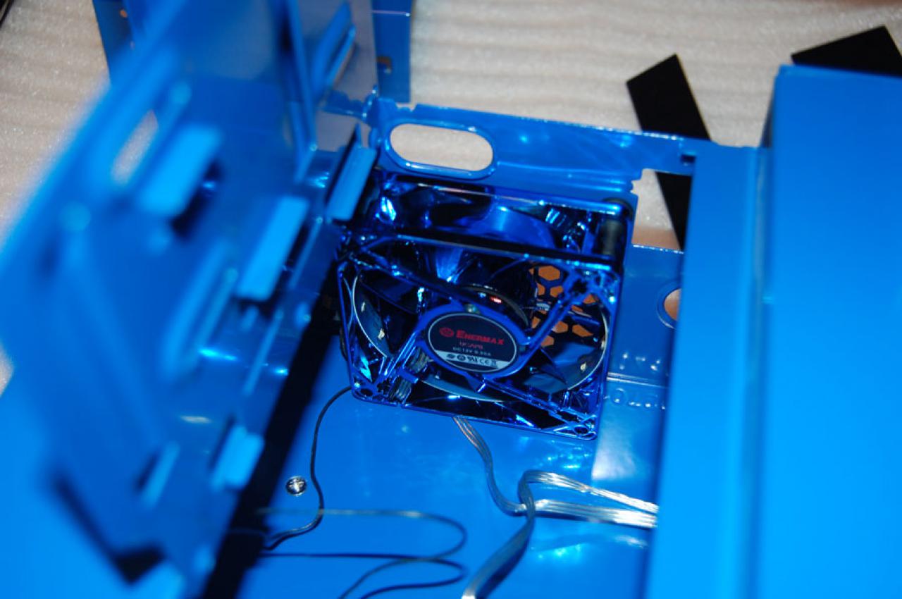 [05/02/2010] NobLorRos in Aktion: Casemod Little Black Blue (20)