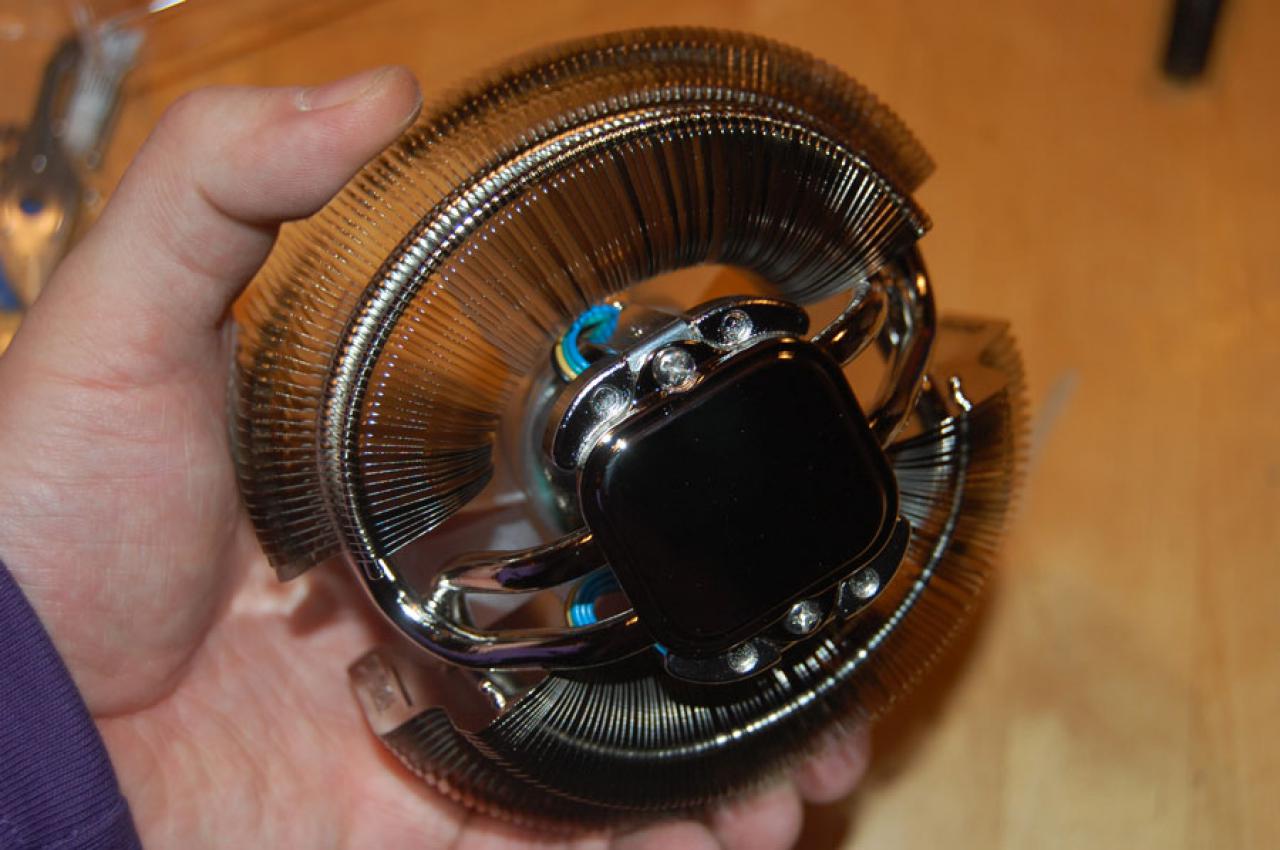 [05/02/2010] NobLorRos in Aktion: Casemod Little Black Blue (26)