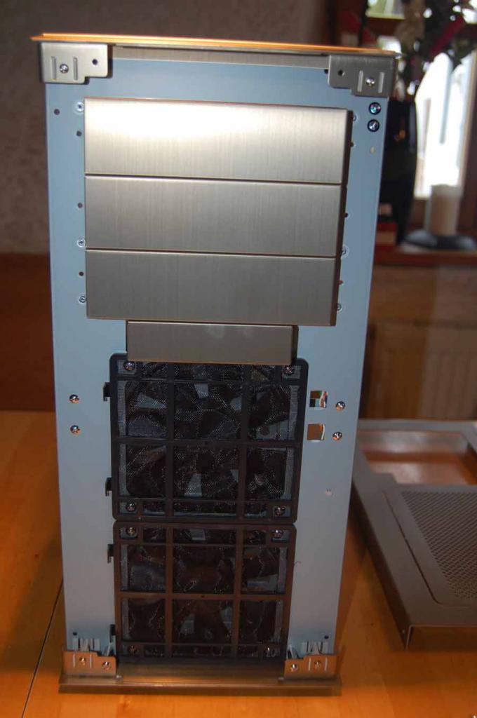 [19/02/2010] Tagebuch des Wahninns: PCGH-Casemod von NobLorRos - Update (11)