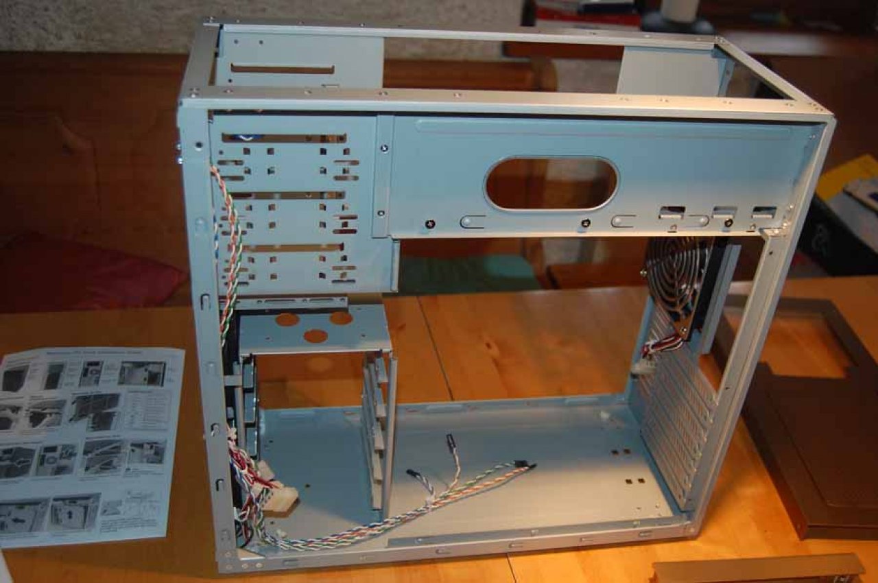 [19/02/2010] Tagebuch des Wahninns: PCGH-Casemod von NobLorRos - Update (13)