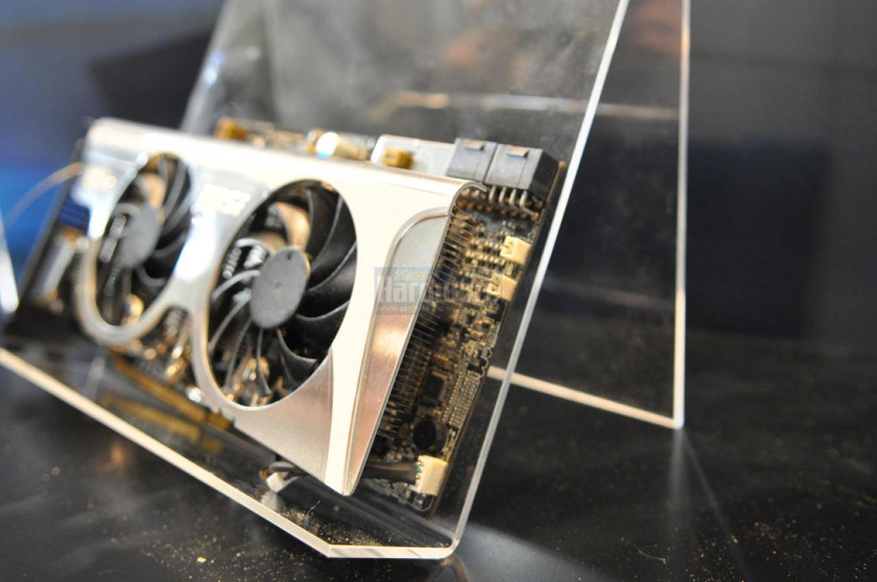 [28/02/2010] MSI-Radeon-HD-5870-Lightning-Cebit-2010-06.JPG