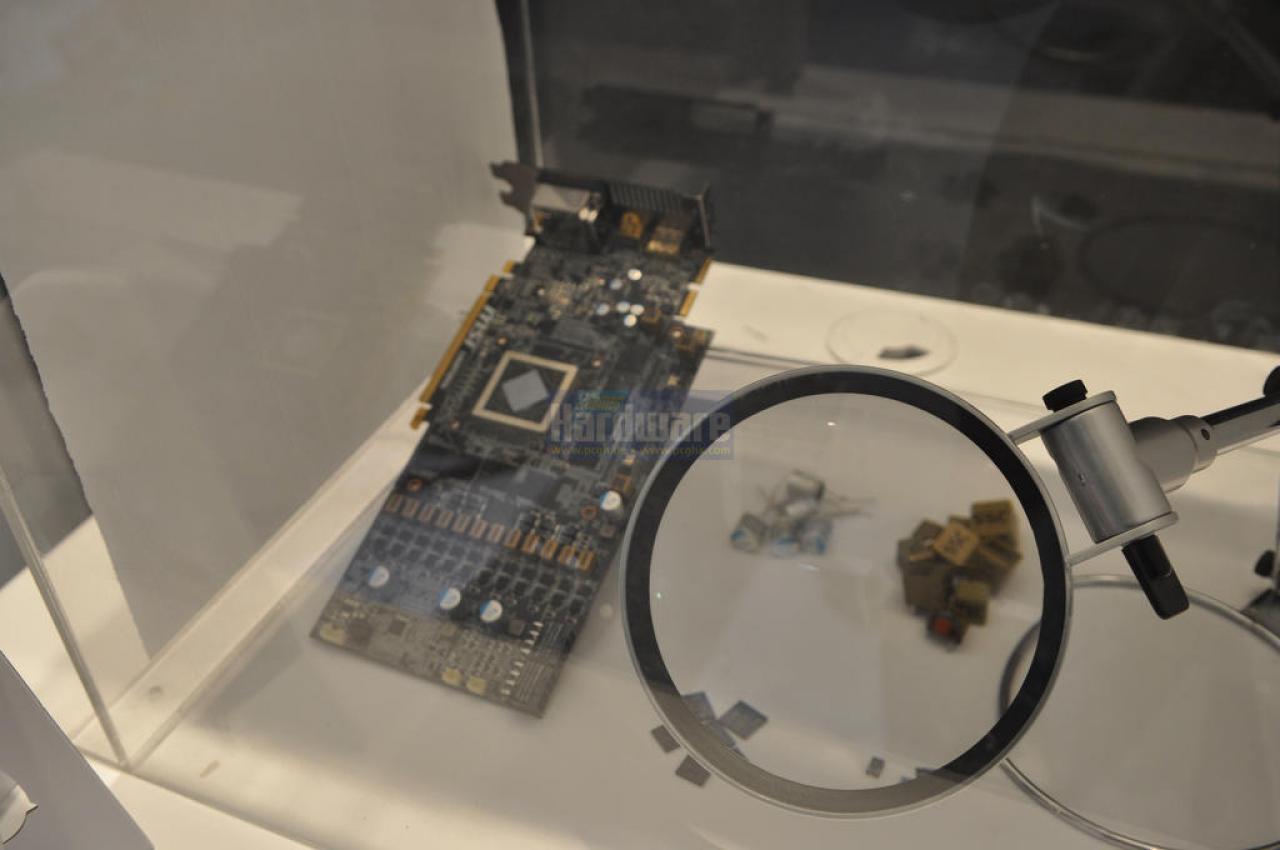 [28/02/2010] MSI-Radeon-HD-5870-Lightning-Cebit-2010-07.JPG