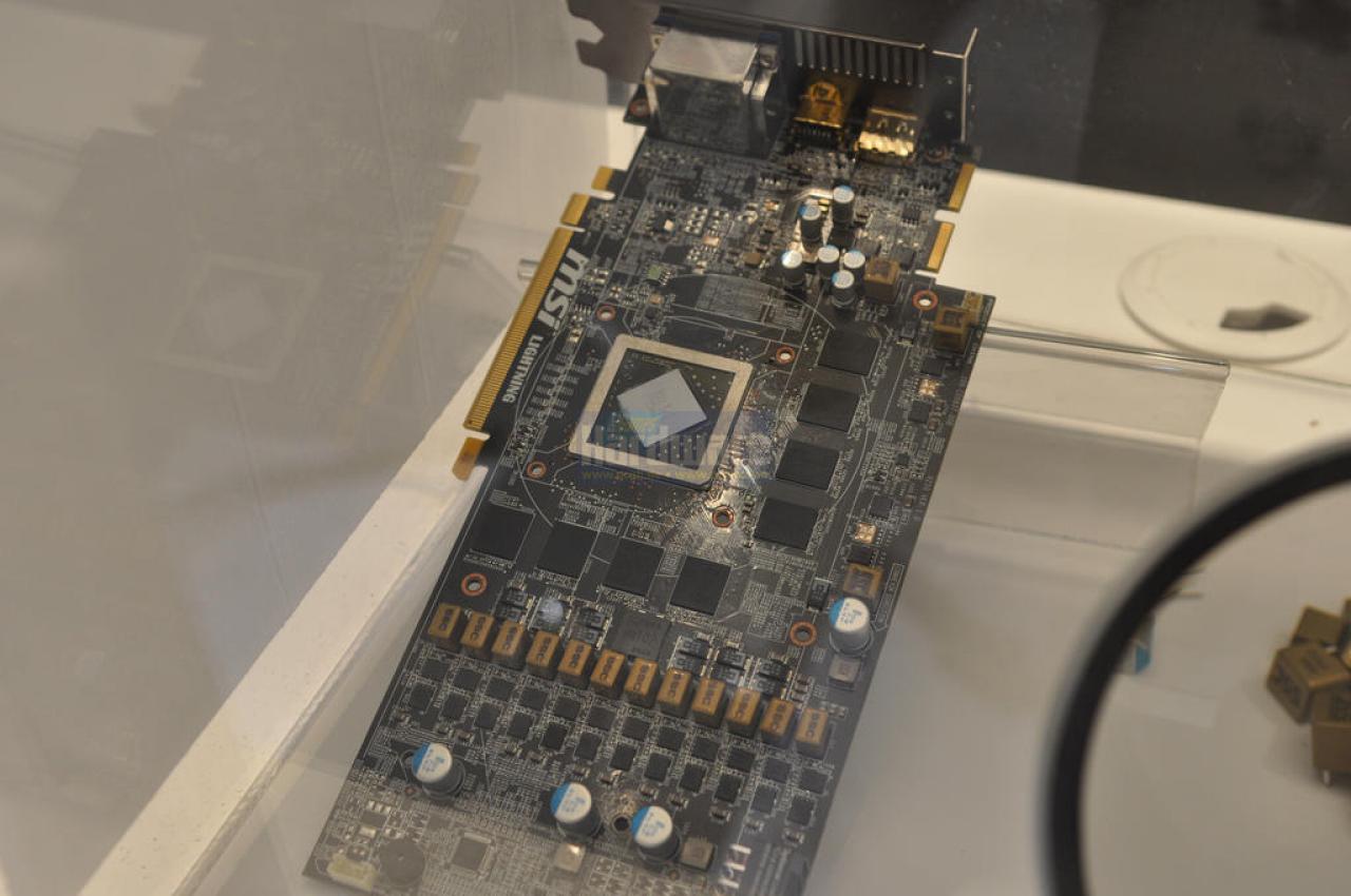 [28/02/2010] MSI-Radeon-HD-5870-Lightning-Cebit-2010-08.JPG