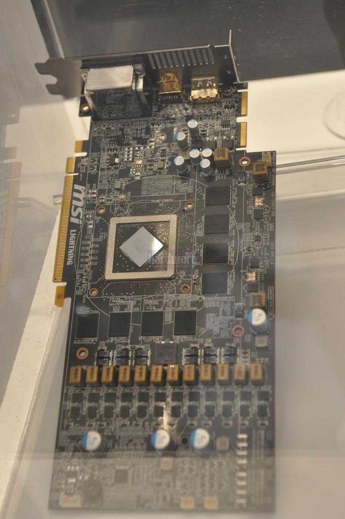 [28/02/2010] MSI-Radeon-HD-5870-Lightning-Cebit-2010-11.JPG