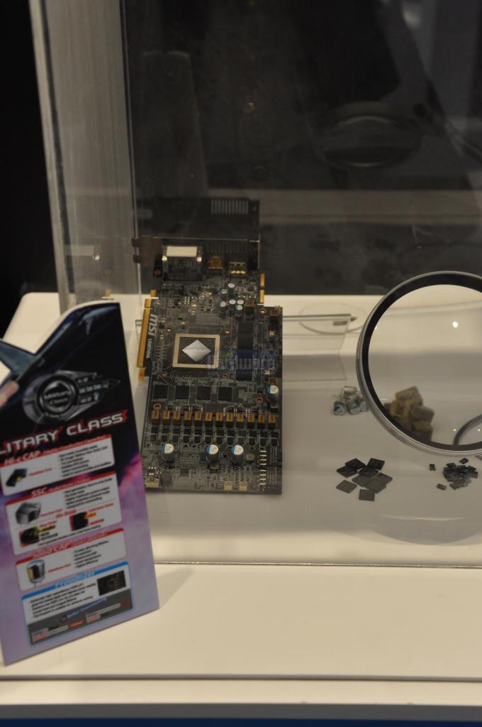 [28/02/2010] MSI-Radeon-HD-5870-Lightning-Cebit-2010-12.JPG