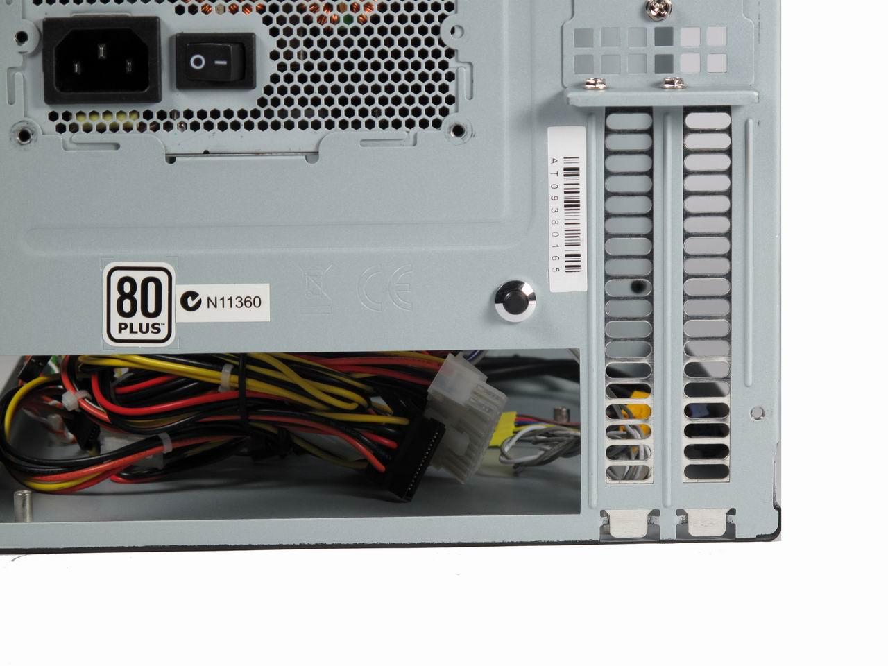 [17/02/2010] Silverstone Sugo 06: Die zwei Erweiterungs-Slots lassen auch Grafikkarten mit Dual-Slot-Kühlern zu.