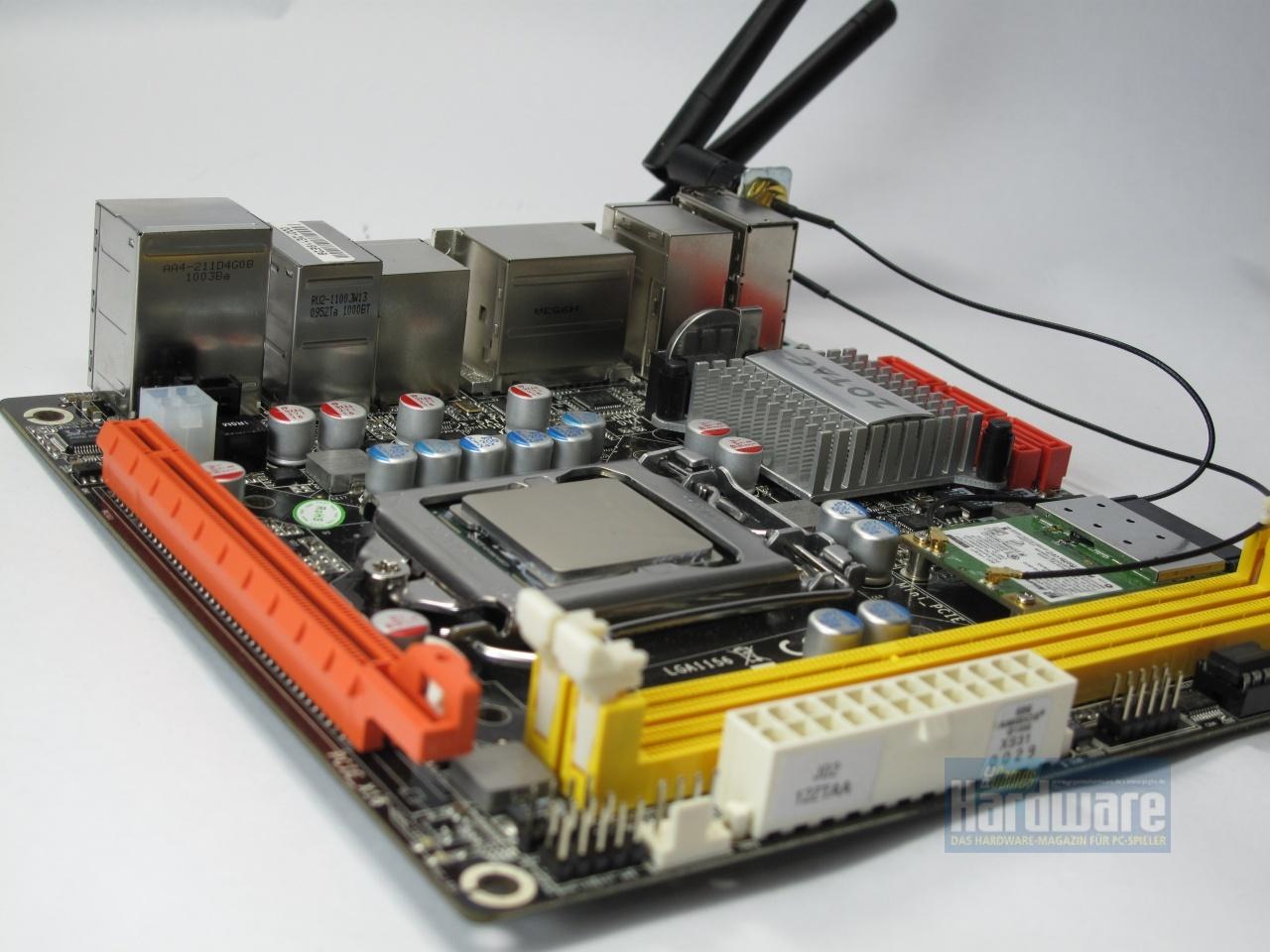 [19/02/2010] Mini-ITX-Mainboard Zotac H55-ITX Wifi (2)