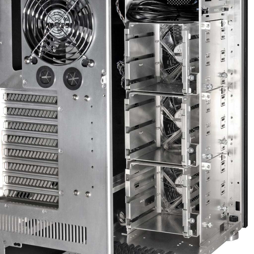 [11/02/2010] Lian Li PC-A77F Big-Tower (5)