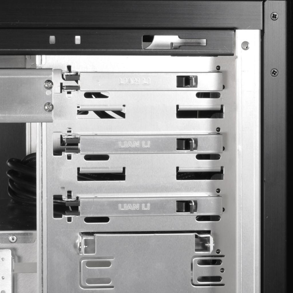 [11/02/2010] Lian Li PC-A77F Big-Tower (6)