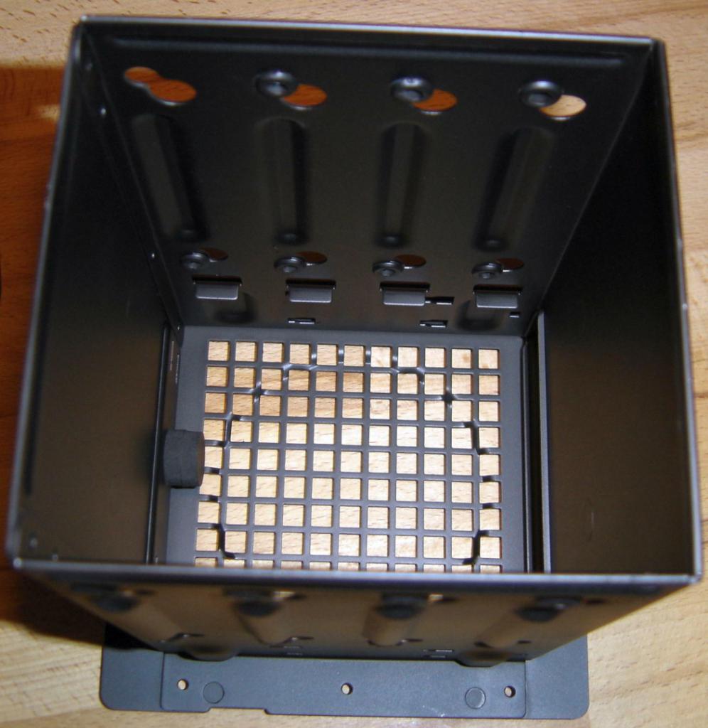 [19/02/2010] Schrauber-Projekt: Pseudo-HTPC in Schwarz/Rot-Optik (8)