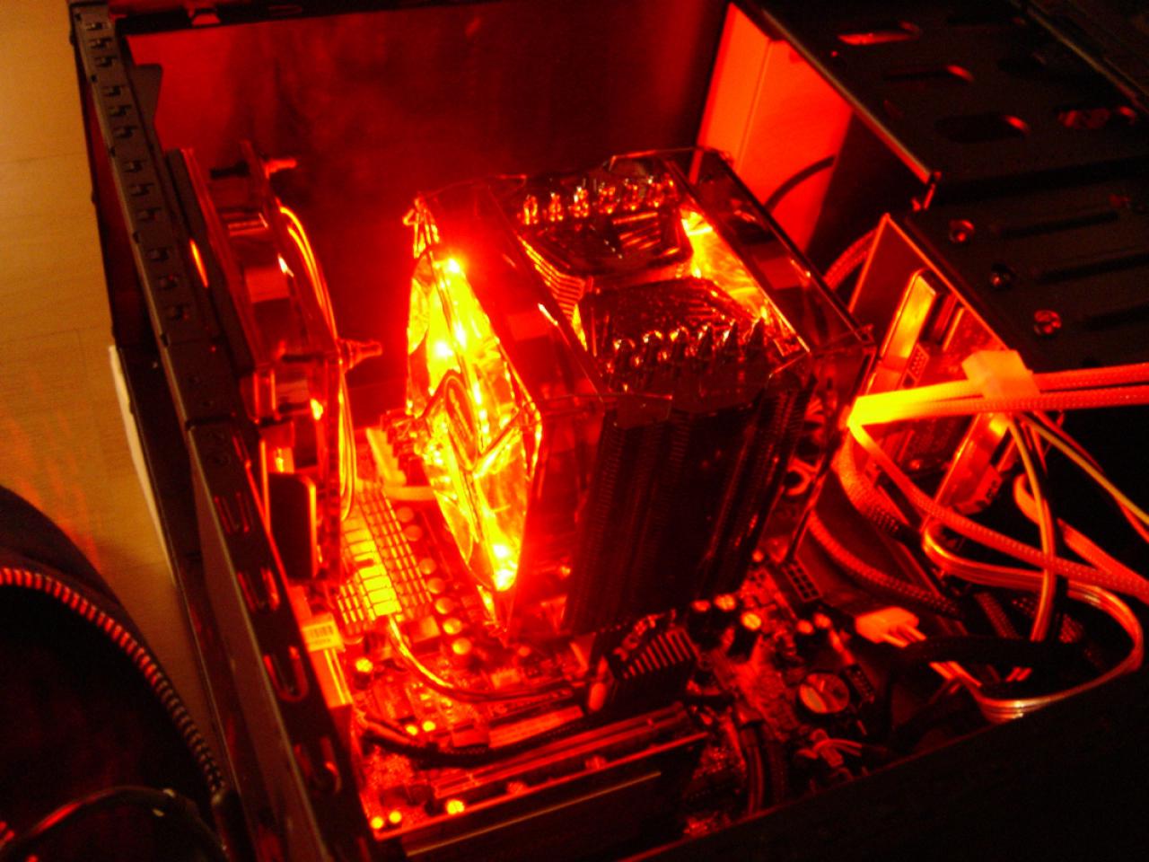 [19/02/2010] Schrauber-Projekt: Pseudo-HTPC in Schwarz/Rot-Optik (44)