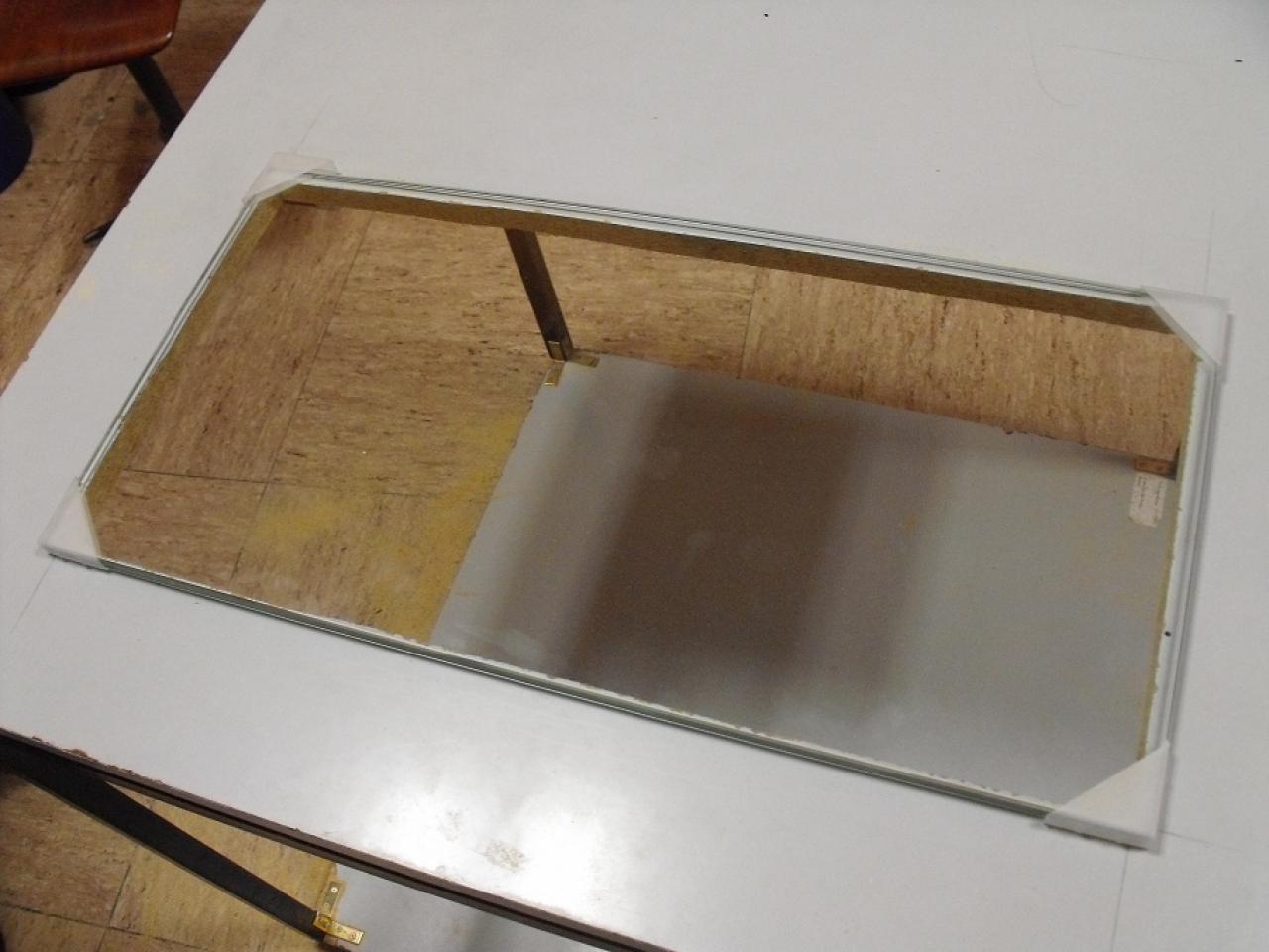 [12/02/2010] Casemodding an der Schule: Ein Multitouch-Tisch entsteht (7)