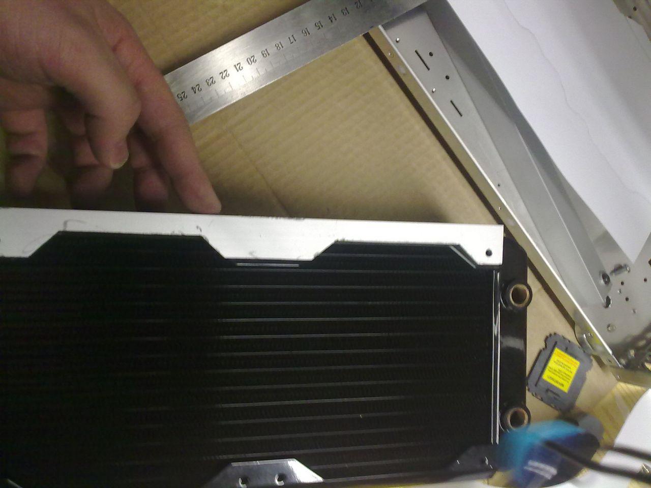 [17/02/2010] Lian-Li-Casemod in Bienen-Optik (21)