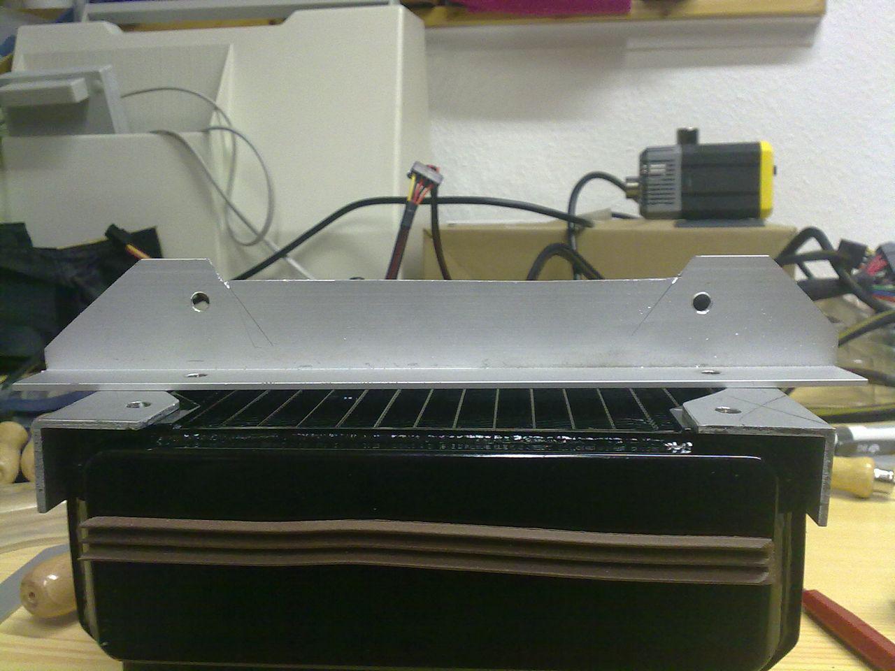 [17/02/2010] Lian-Li-Casemod in Bienen-Optik (27)