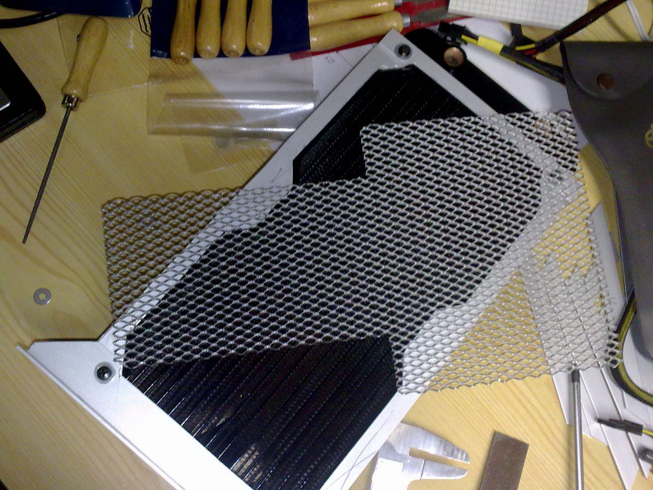 [17/02/2010] Lian-Li-Casemod in Bienen-Optik (28)