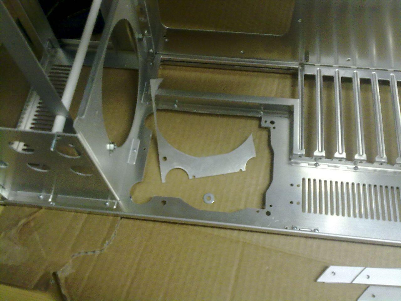 [17/02/2010] Lian-Li-Casemod in Bienen-Optik (31)