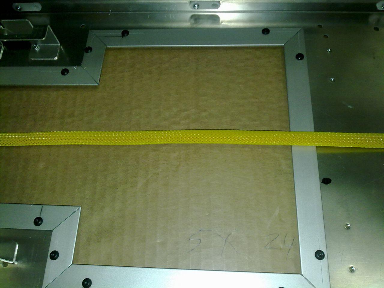 [17/02/2010] Lian-Li-Casemod in Bienen-Optik (33)