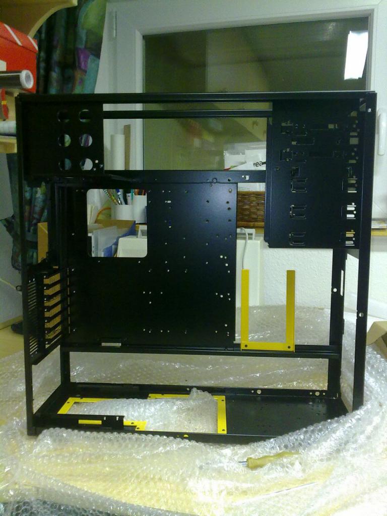 [17/02/2010] Lian-Li-Casemod in Bienen-Optik (38)