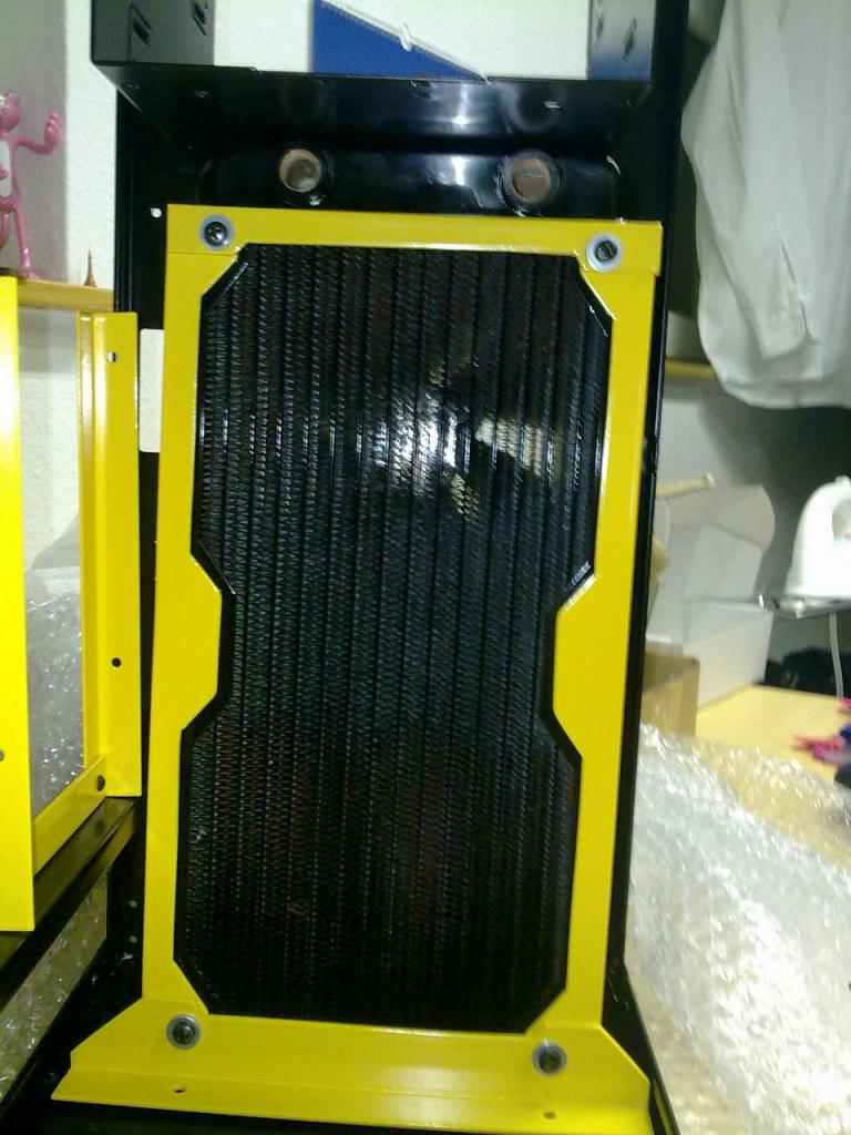 [17/02/2010] Lian-Li-Casemod in Bienen-Optik (40)