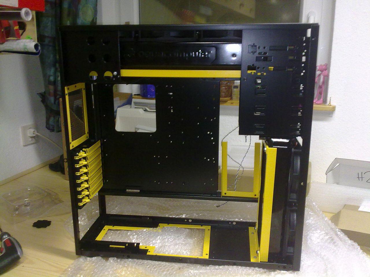 [17/02/2010] Lian-Li-Casemod in Bienen-Optik (43)