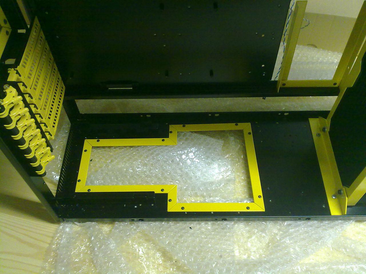 [17/02/2010] Lian-Li-Casemod in Bienen-Optik (44)