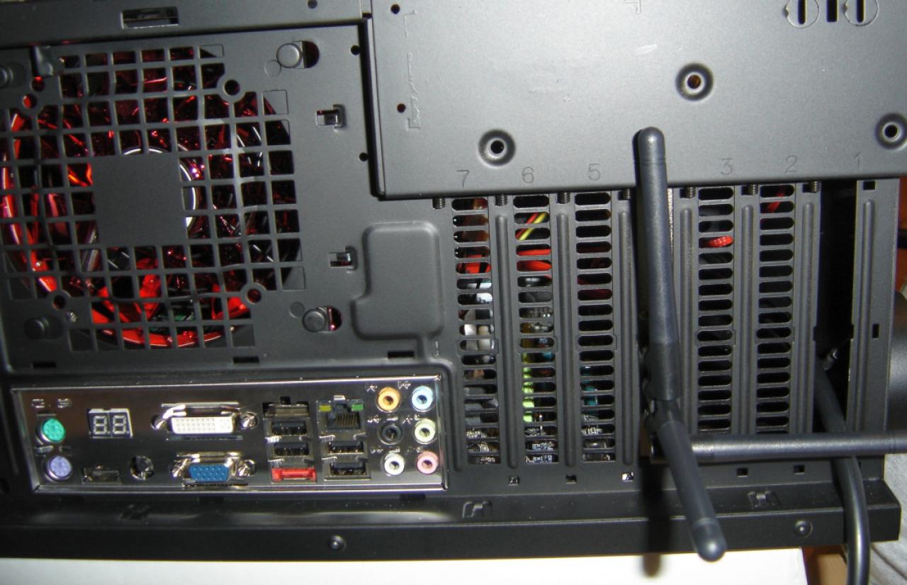 [19/02/2010] Schrauber-Projekt: Pseudo-HTPC in Schwarz/Rot-Optik (60)