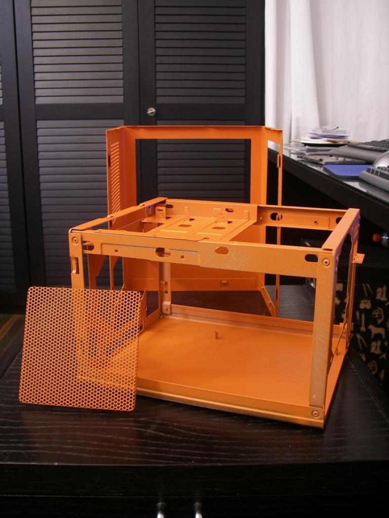 [03/02/2010] Tolles Casemod-Projekt: Schnelles, LAN-taugliches Mini-ITX-System mit Wakü (12)