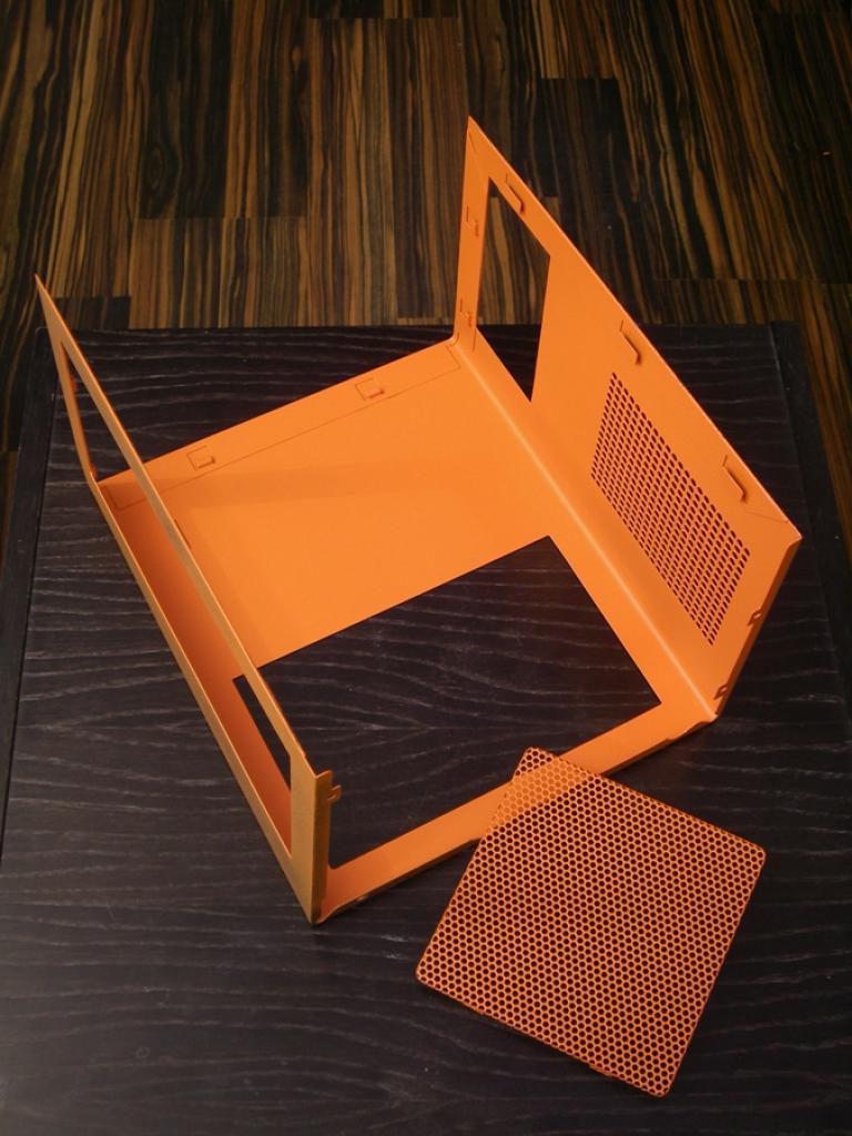 [03/02/2010] Tolles Casemod-Projekt: Schnelles, LAN-taugliches Mini-ITX-System mit Wakü (15)
