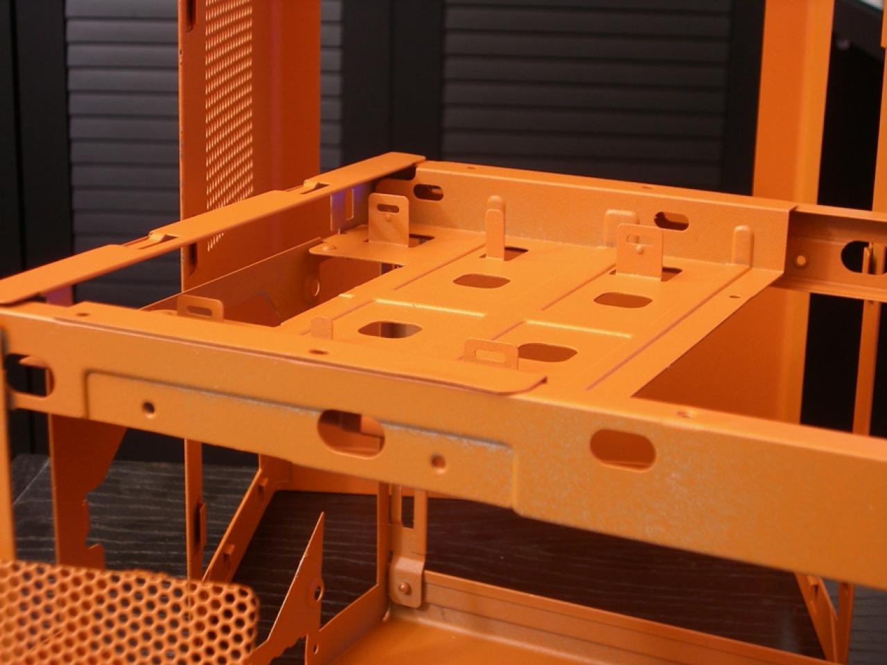 [03/02/2010] Tolles Casemod-Projekt: Schnelles, LAN-taugliches Mini-ITX-System mit Wakü (6)