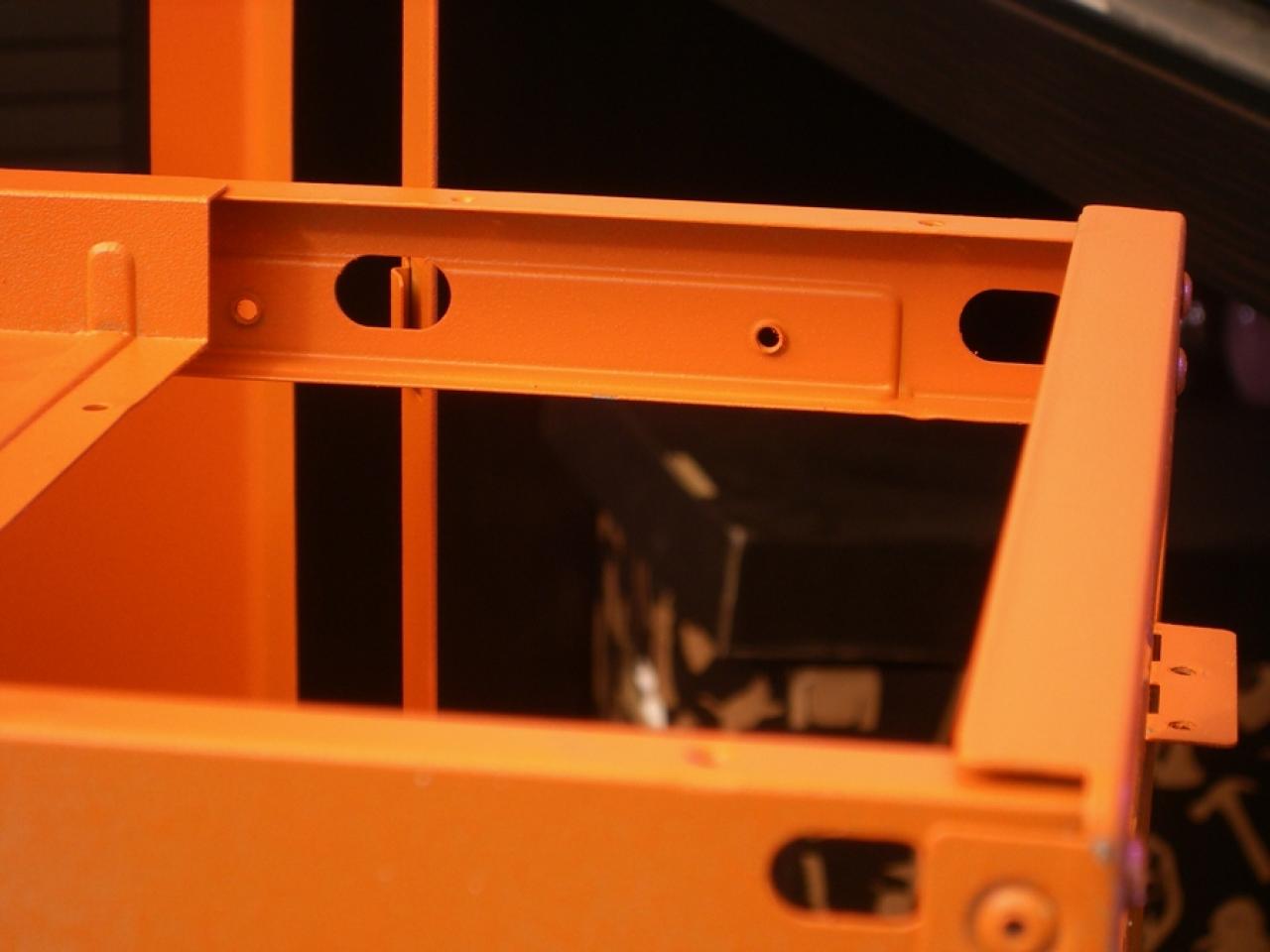 [03/02/2010] Tolles Casemod-Projekt: Schnelles, LAN-taugliches Mini-ITX-System mit Wakü (5)