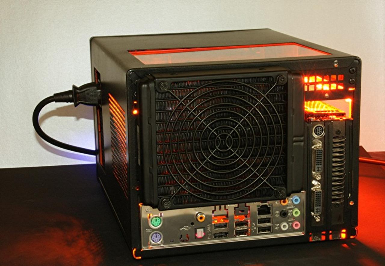 [03/02/2010] Tolles Casemod-Projekt: Schnelles, LAN-taugliches Mini-ITX-System mit Wakü (9)