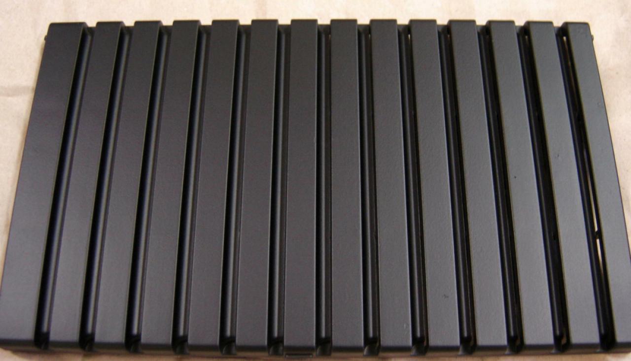 [19/02/2010] Schrauber-Projekt: Pseudo-HTPC in Schwarz/Rot-Optik (64)