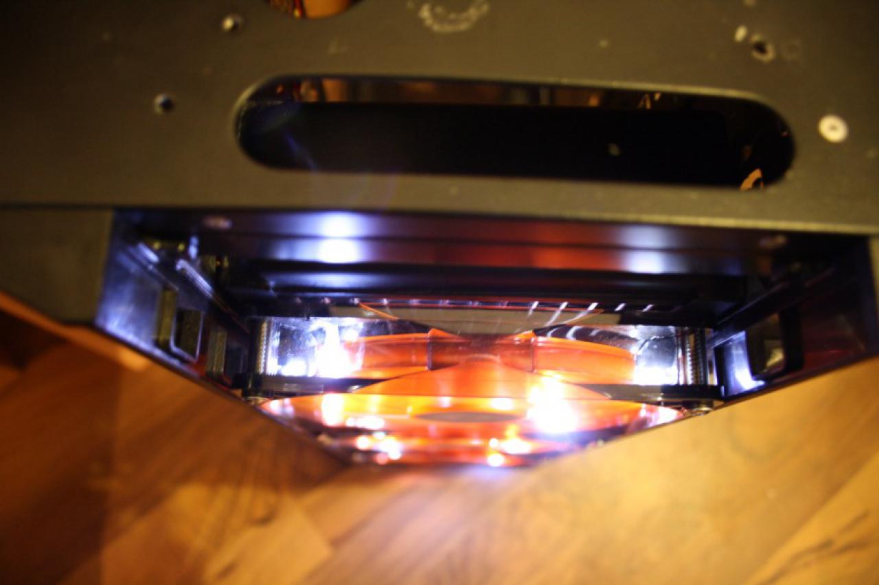 [09/02/2010] Sehenswerte Lamborghini-Casemod im PC-Games-Hardware-Extreme-Forum (86)