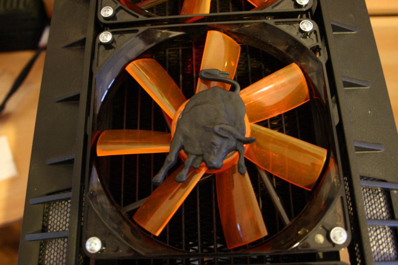[09/02/2010] Sehenswerte Lamborghini-Casemod im PC-Games-Hardware-Extreme-Forum (87)