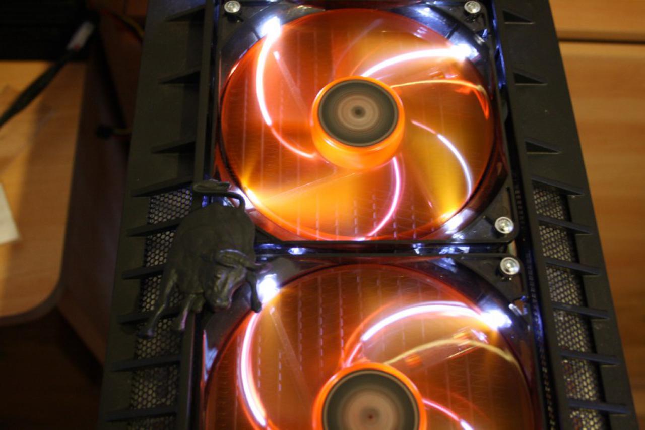 [09/02/2010] Sehenswerte Lamborghini-Casemod im PC-Games-Hardware-Extreme-Forum (88)
