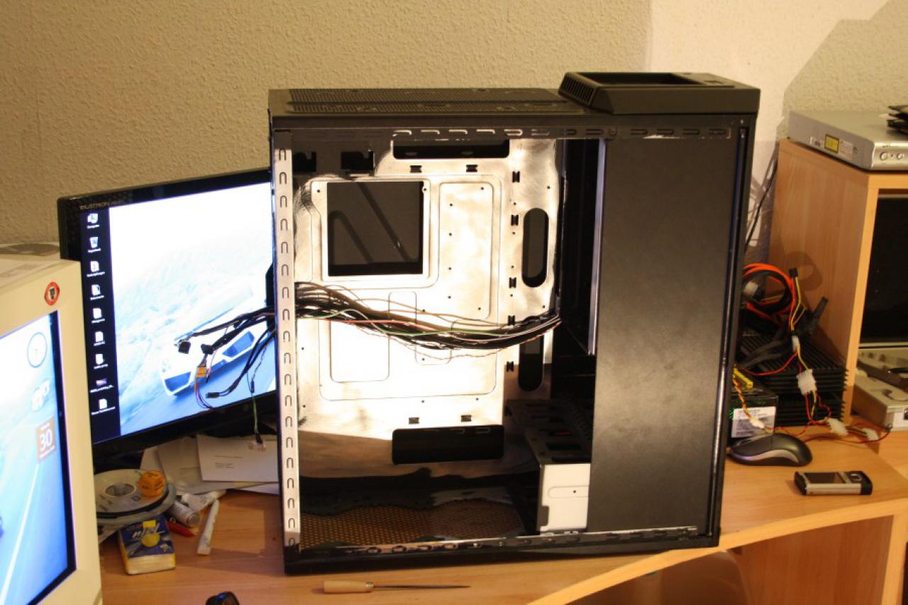 [09/02/2010] Sehenswerte Lamborghini-Casemod im PC-Games-Hardware-Extreme-Forum (94)