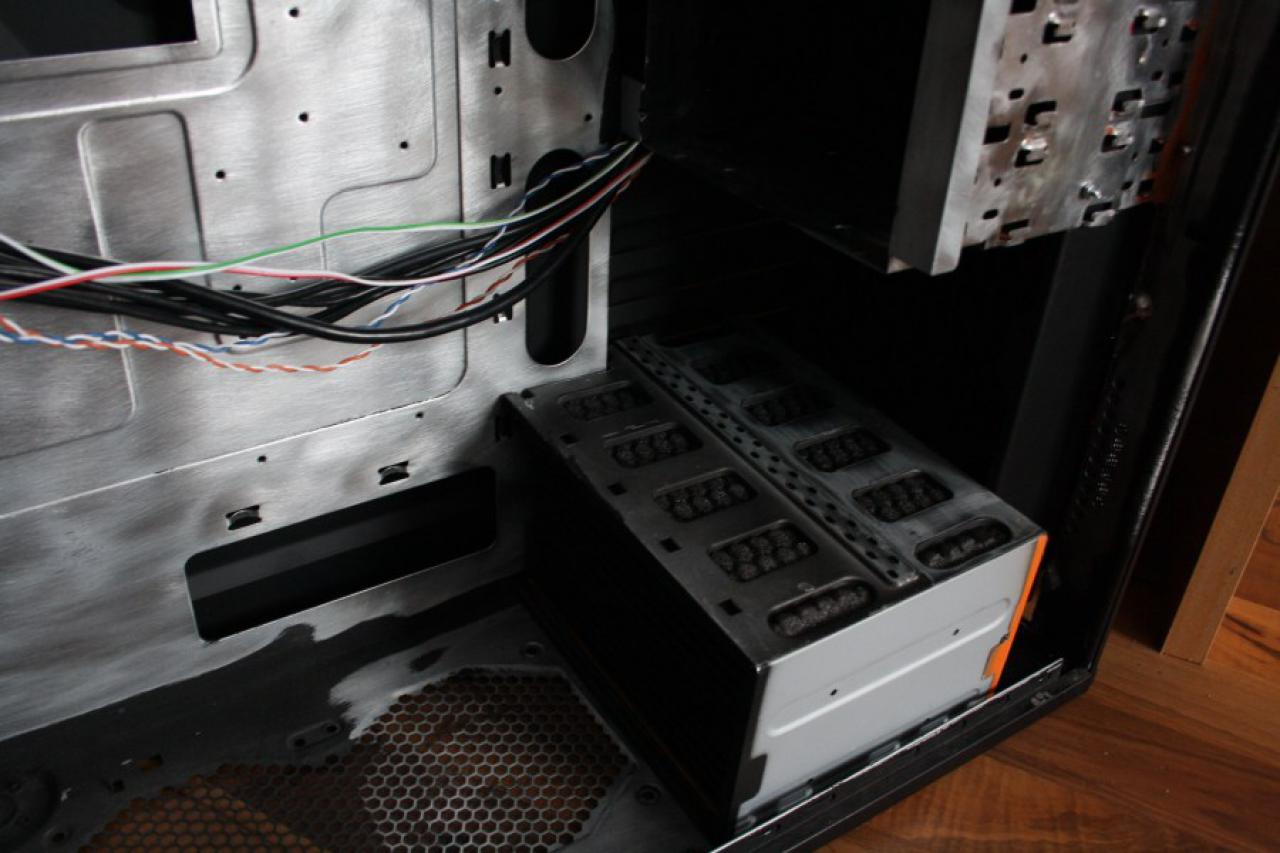 [09/02/2010] Sehenswerte Lamborghini-Casemod im PC-Games-Hardware-Extreme-Forum (97)