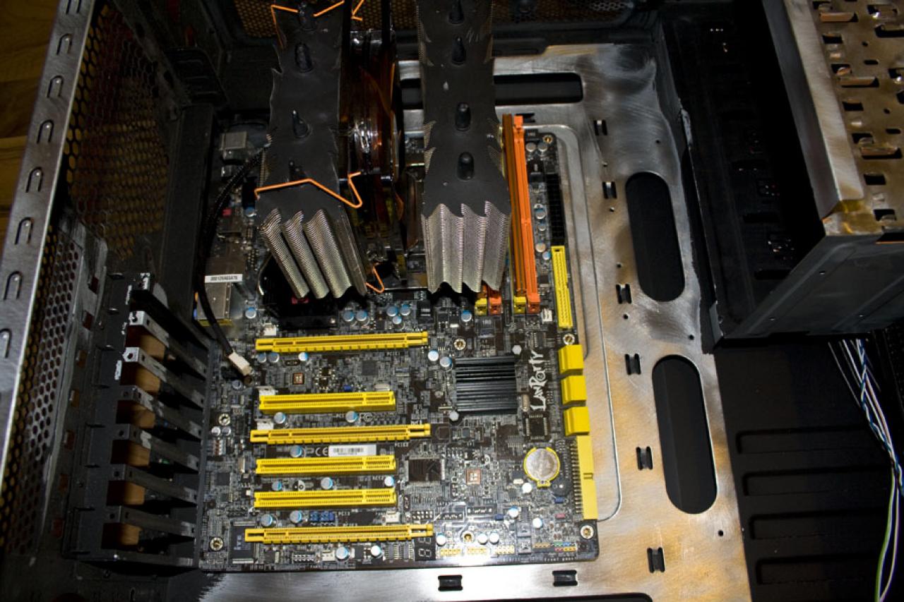 [09/02/2010] Sehenswerte Lamborghini-Casemod im PC-Games-Hardware-Extreme-Forum (108)