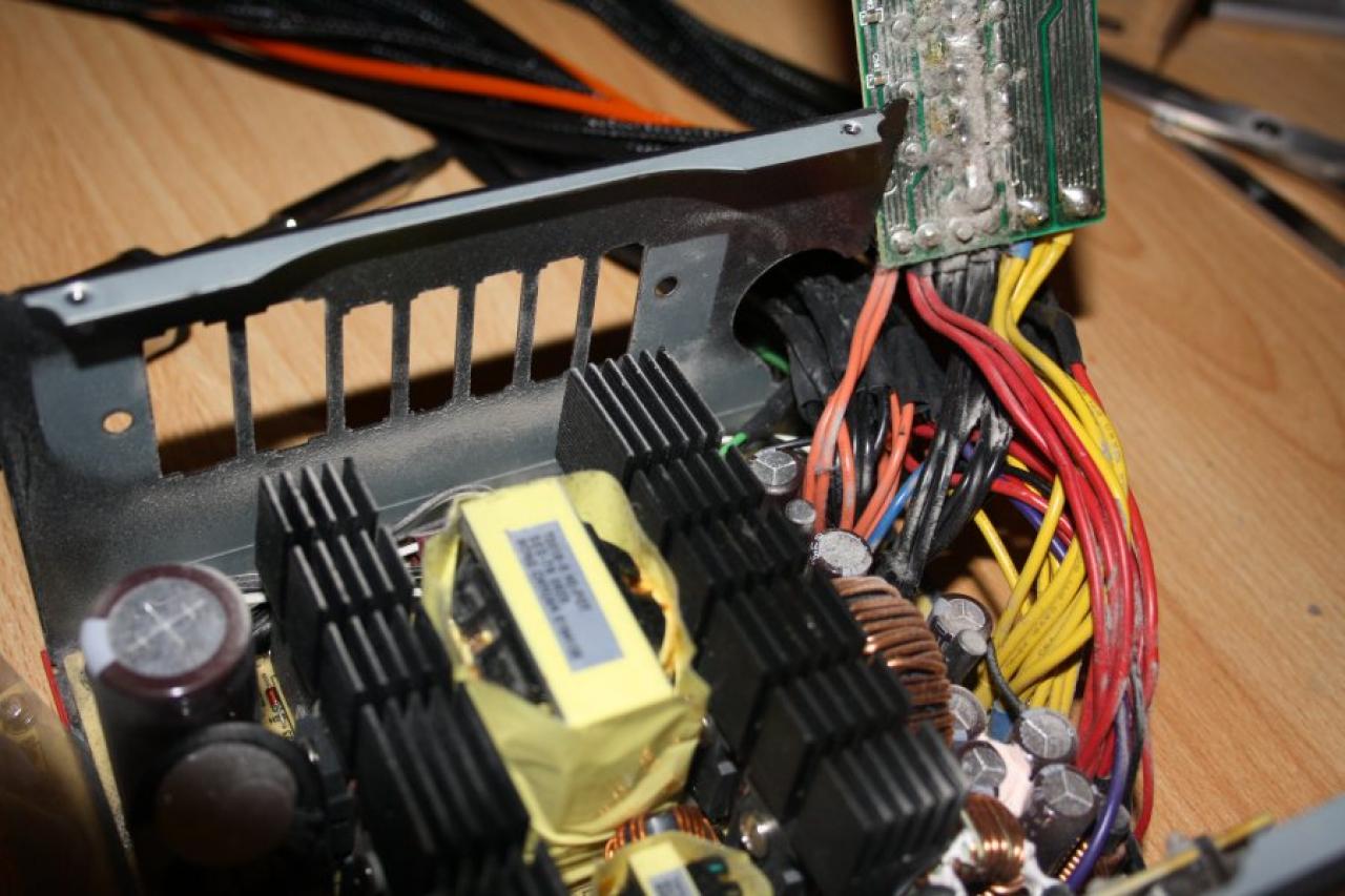 [09/02/2010] Sehenswerte Lamborghini-Casemod im PC-Games-Hardware-Extreme-Forum (112)